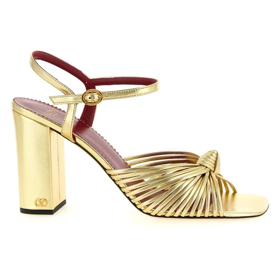 Annet Sandal