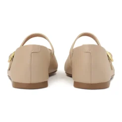 Ballerine con cinturino e naso laccato