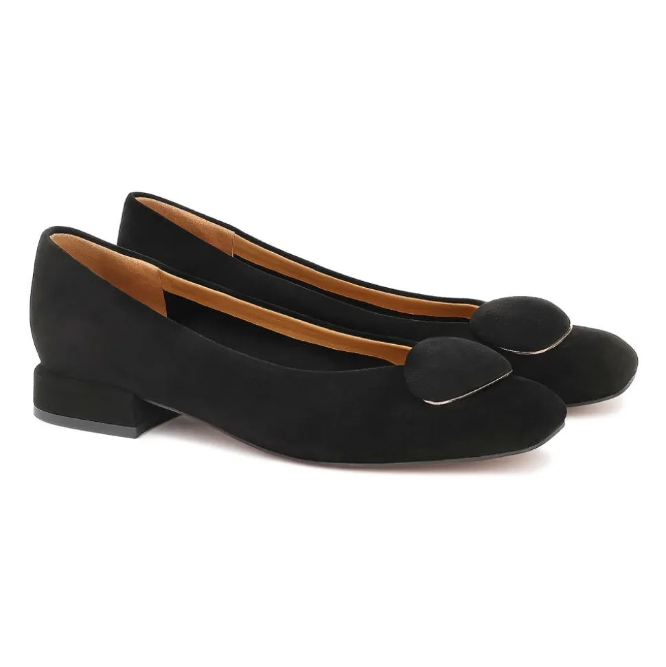 Ballerine in camoscio con tacchi piatti