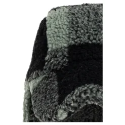 Cappello di pelliccia con paraorecchie