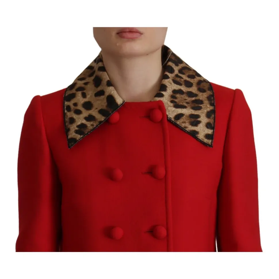 Cappotto in lana rosso con bordo leopardato