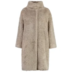 Cappotto in pelliccia sintetica con collo alto