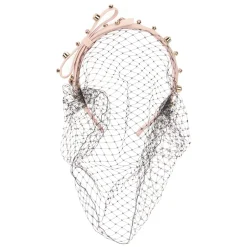 Cerchietto color rosa pallido elegante con tulle e borchie decorative.
