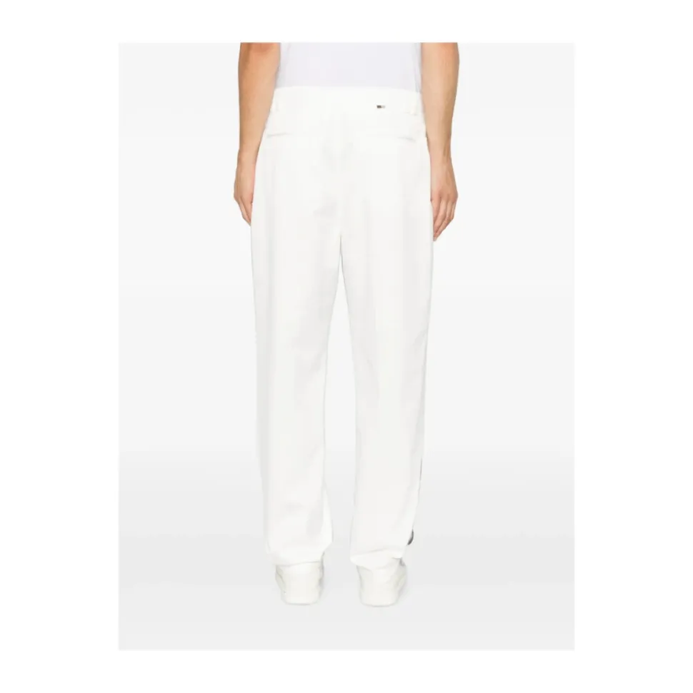 Chinos