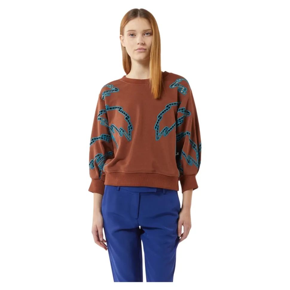 Contrast Embroidered Sweatshirt