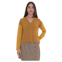 Dance V-neck Pullover