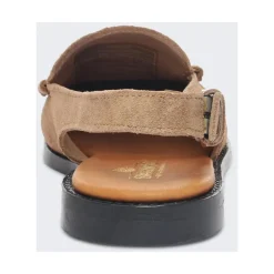 Dan Sandal Flesh Out