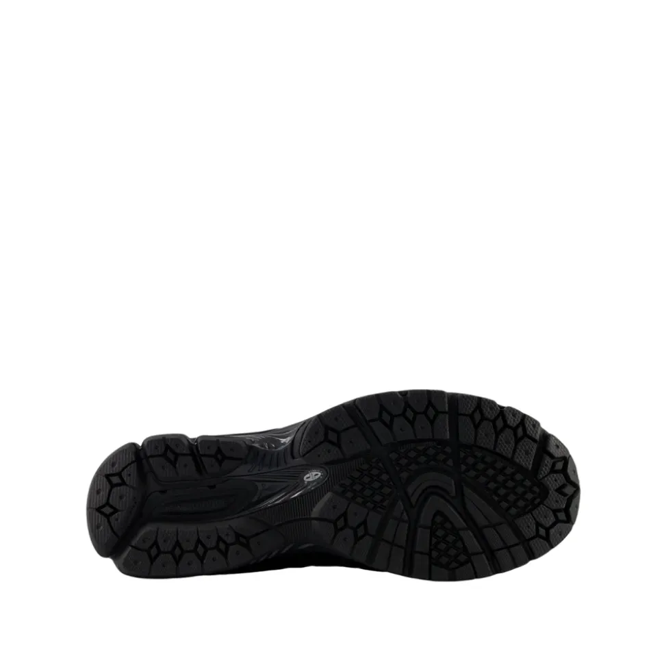 2002DX GORE-TEX Sneakers