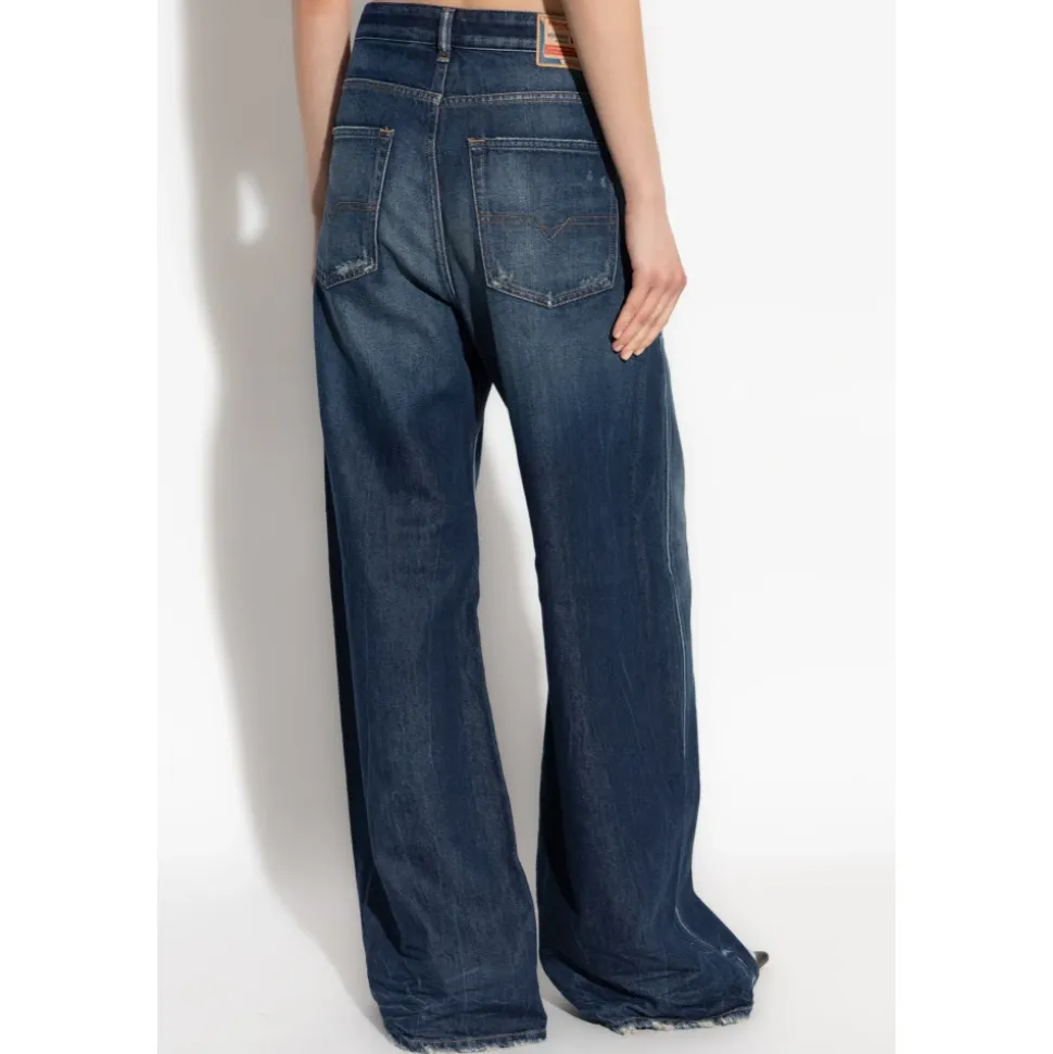 Flared Jeans