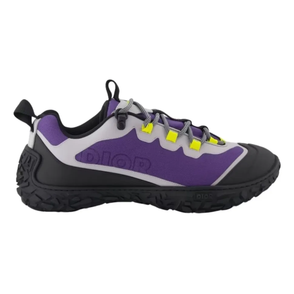 Izon Hiking Sneakers