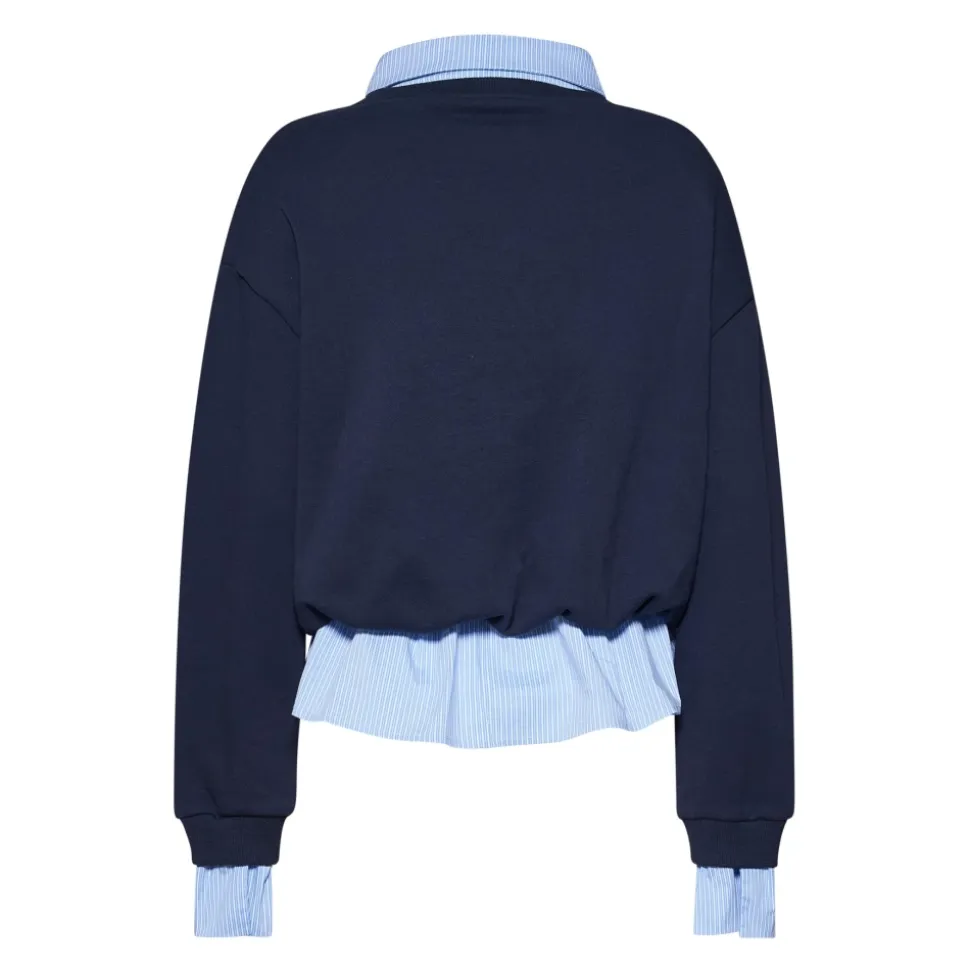 Maglia stratificata dal design contemporaneo