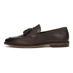Mocassini in pelle marrone con nappine