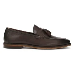 Mocassini in pelle marrone con nappine