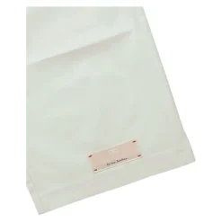 Pantaloni color burro a vita alta e svasati
