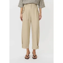 Pantaloni cropped