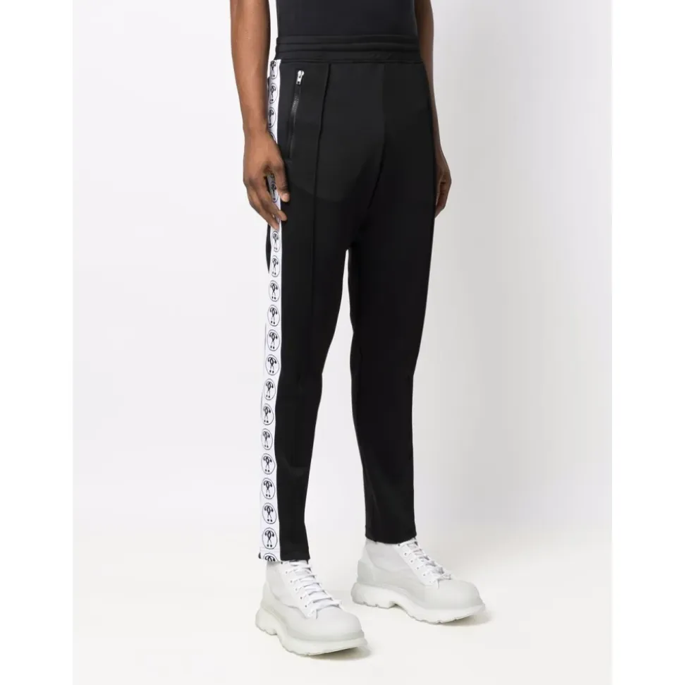 Pantaloni da allenamento con logo-tape e taglio slim