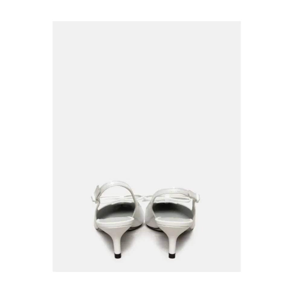 Sandalia slingback in pelle bianca con fiocco