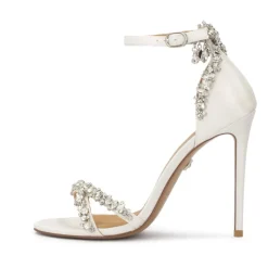 Sandali da sposa bianchi decorati con zirconi