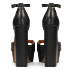 Sandali in pelle con plateau e tacco a stiletto