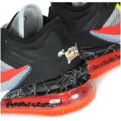 Scarpa da Basket Lebron XVIII Low