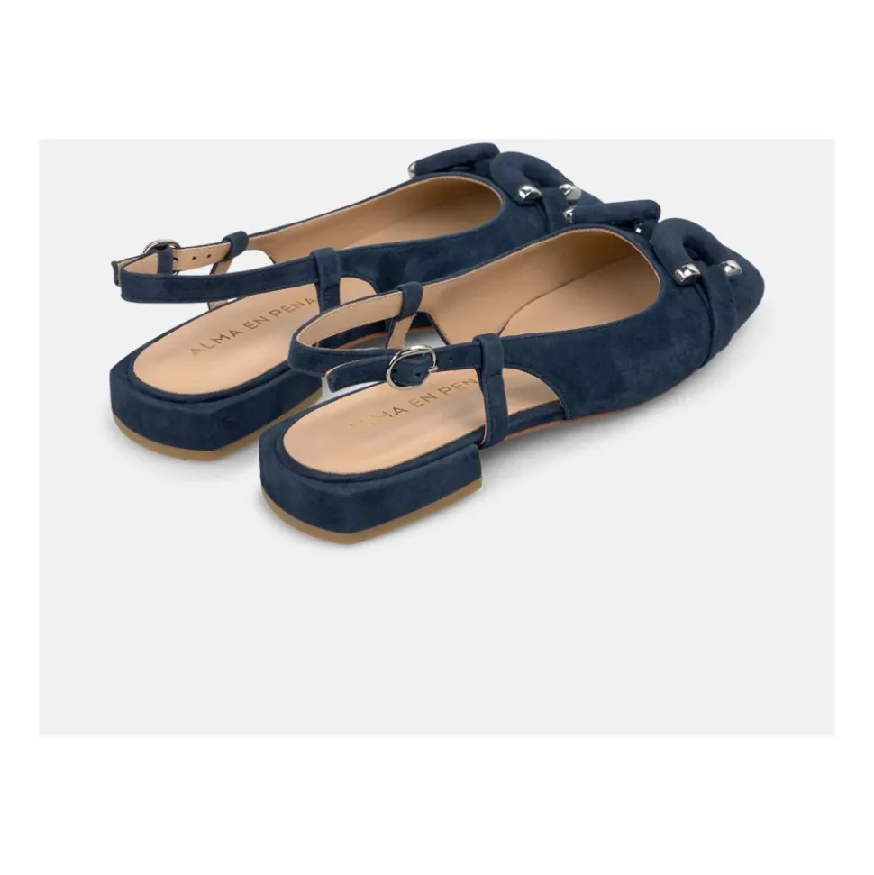 Scarpa piatta con staffa