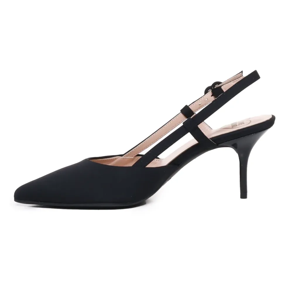 Scarpe nere piatte con tacco a spillo