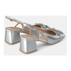 Scarpe piatte con staffa