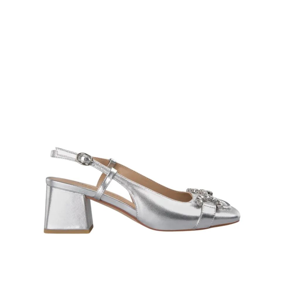 Scarpe piatte con staffa
