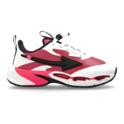 Scarpe sportive per saltare