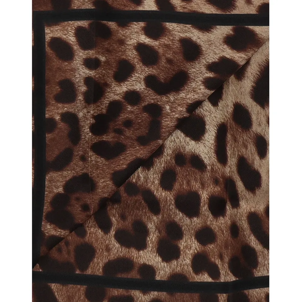 Sciarpa di seta con stampa leopardata e logo
