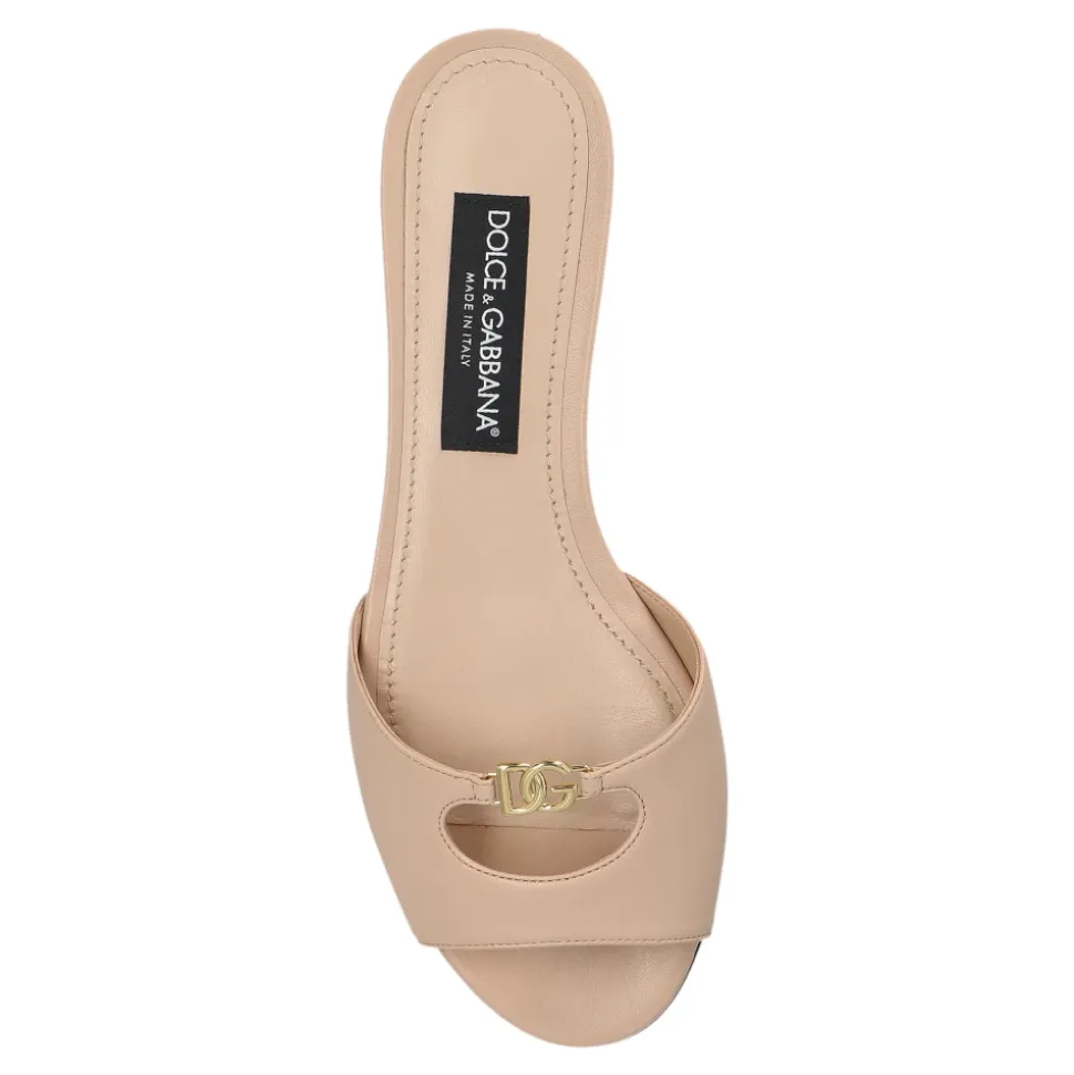 Sliders in pelle con applicazione a forma di logo