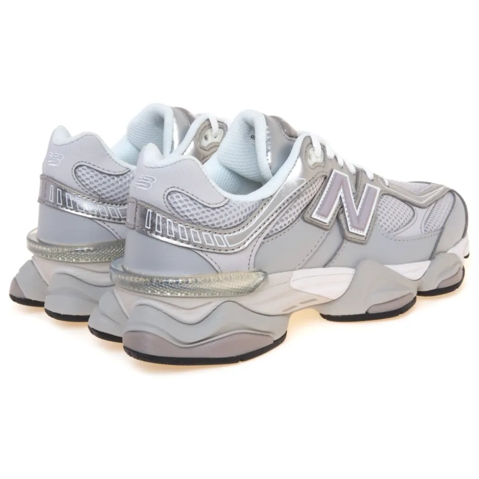 Sneaker New Balance 9060 in ecopelle e tessuto