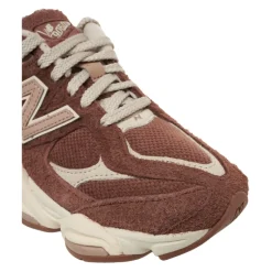 9060 Sneakers