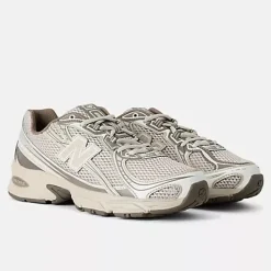 740 Sneakers