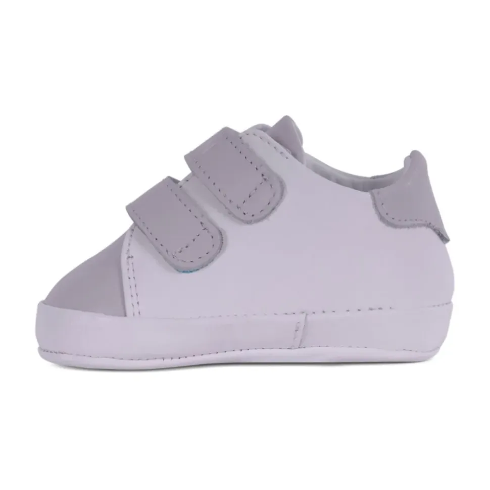 9060 Sneakers