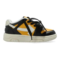 Sneakers Fuori dall'Ufficio