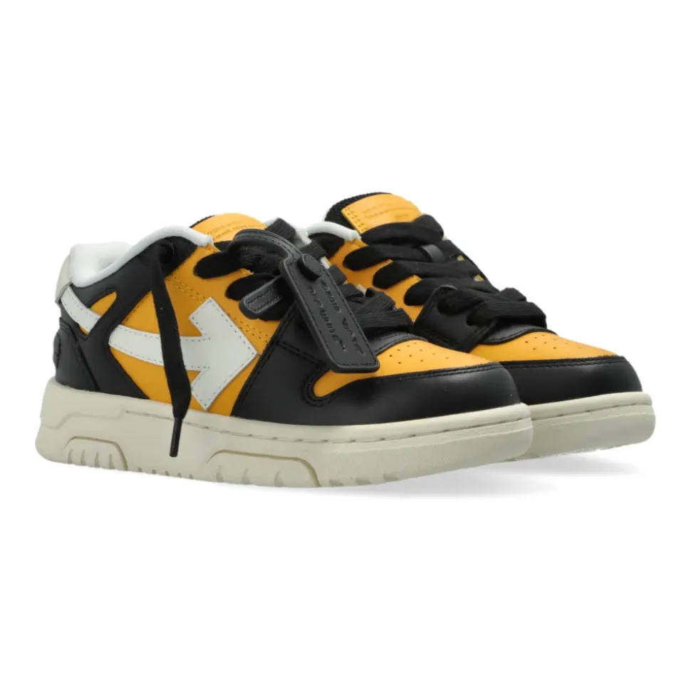 Sneakers Fuori dall'Ufficio