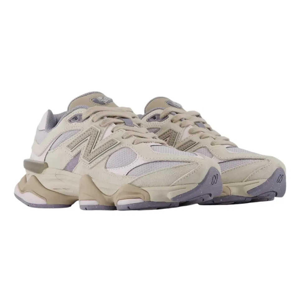 Sneakers in camoscio 9060