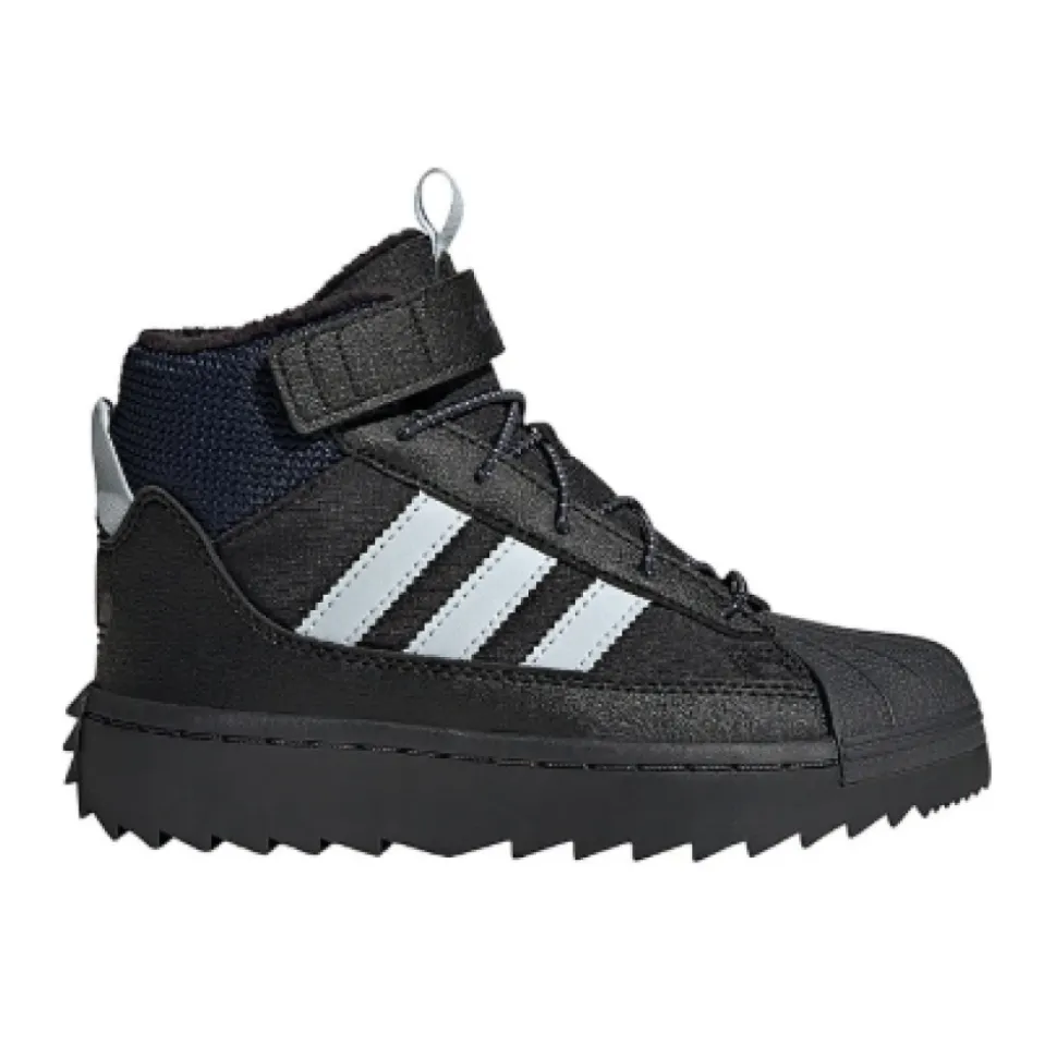 Superstar Winter Trek