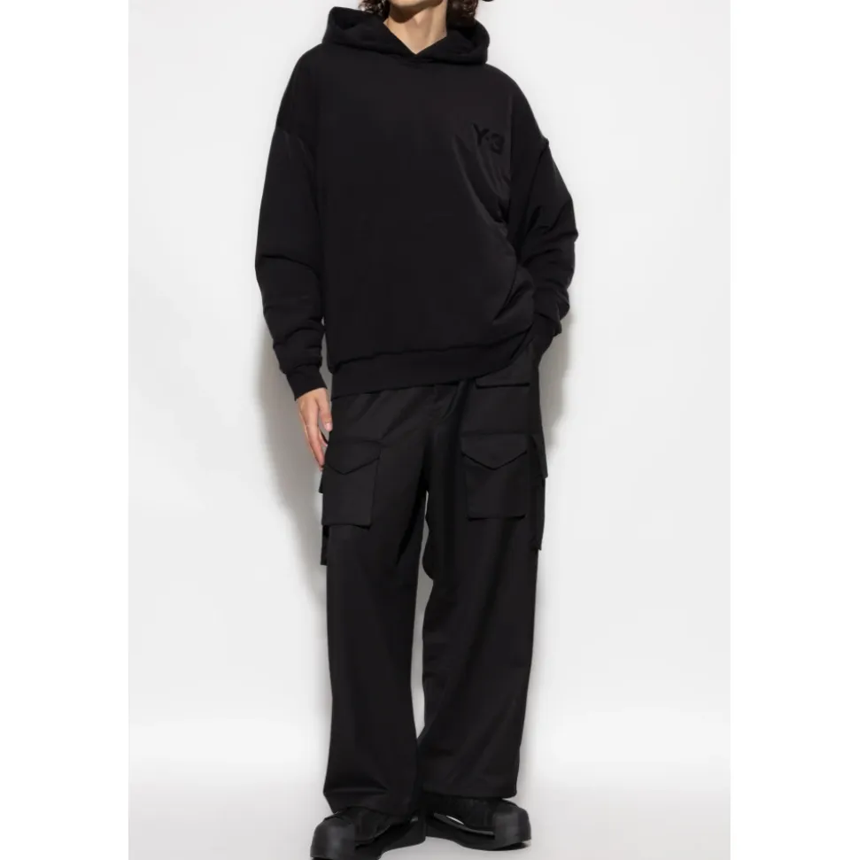 Sweatshirts & Hoodies