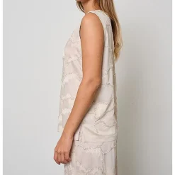Top smanicato con ricamo e scollo a V