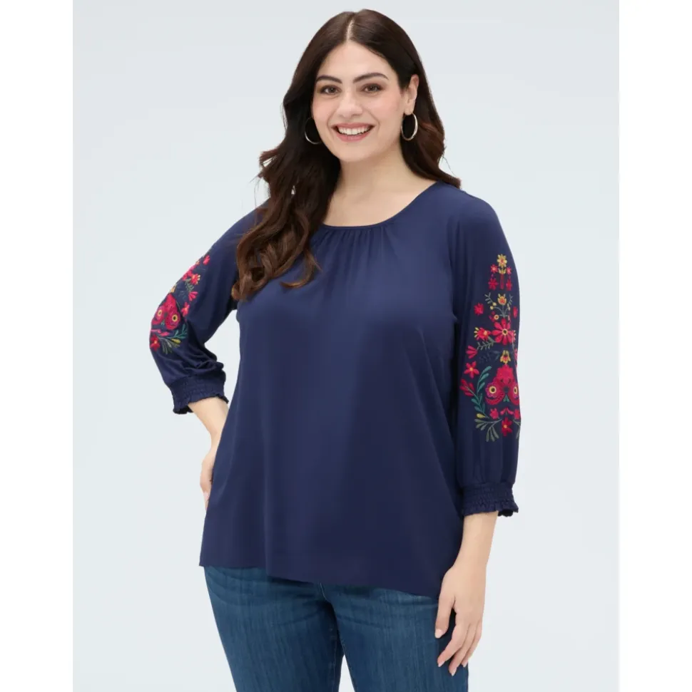 T-shirt in Viscosa con Ricami