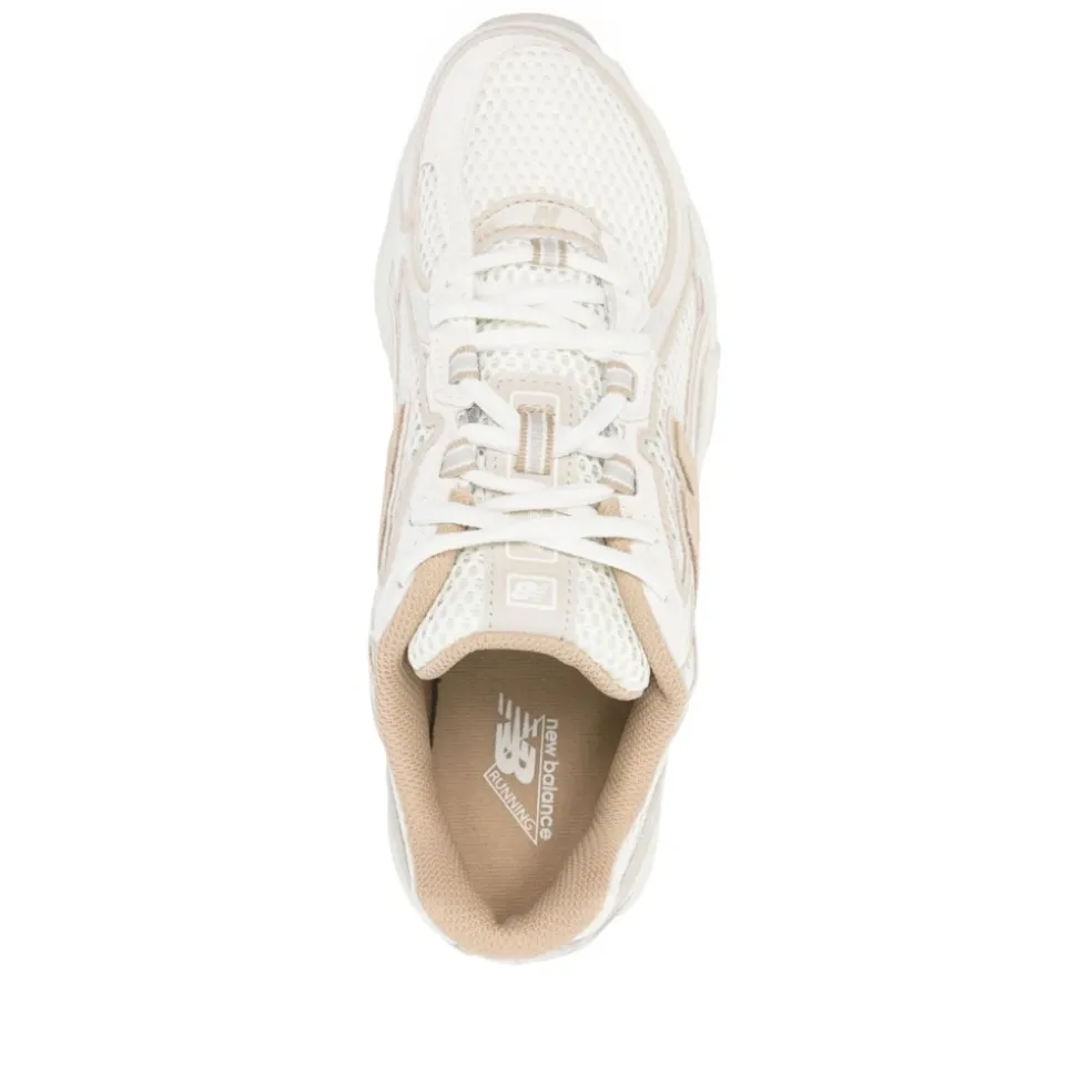 740v2 Sneaker