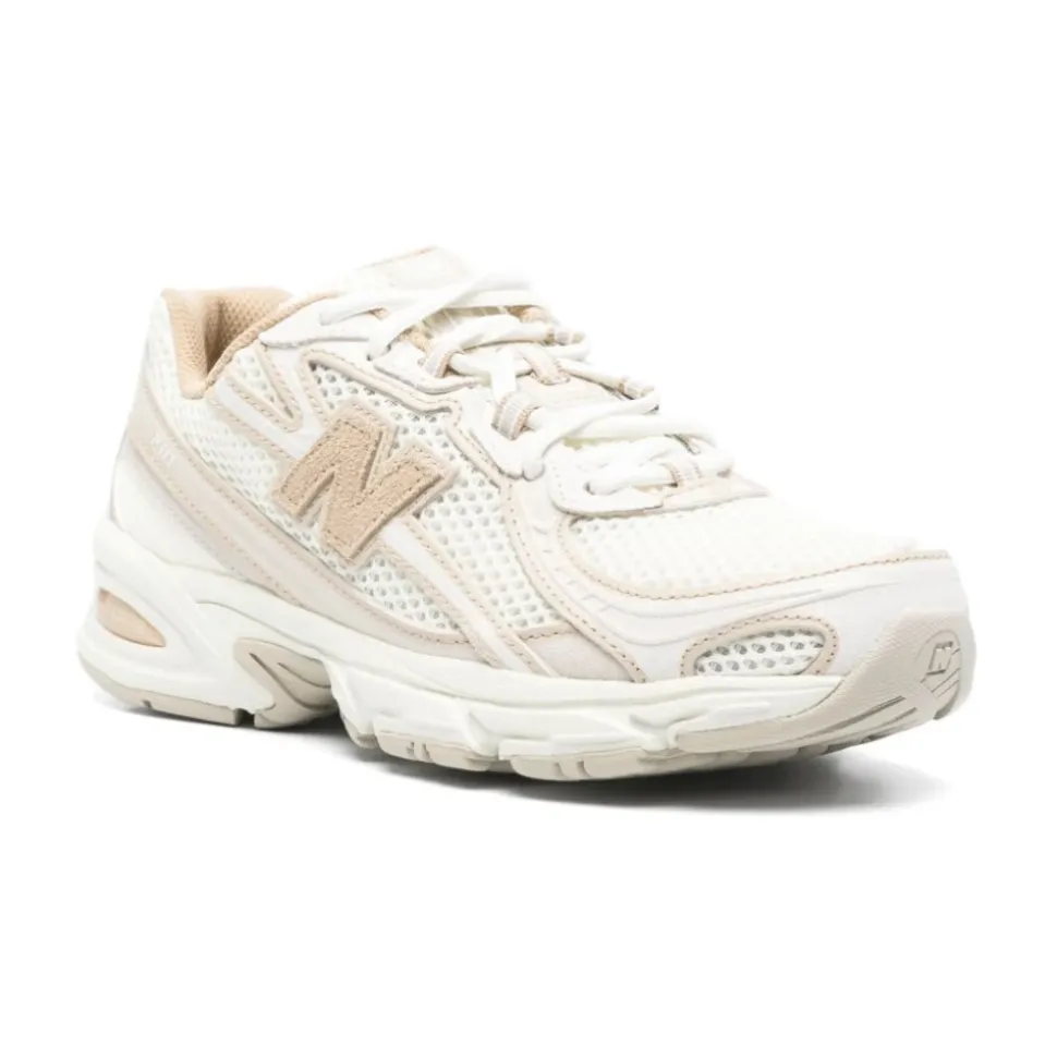 740v2 Sneaker